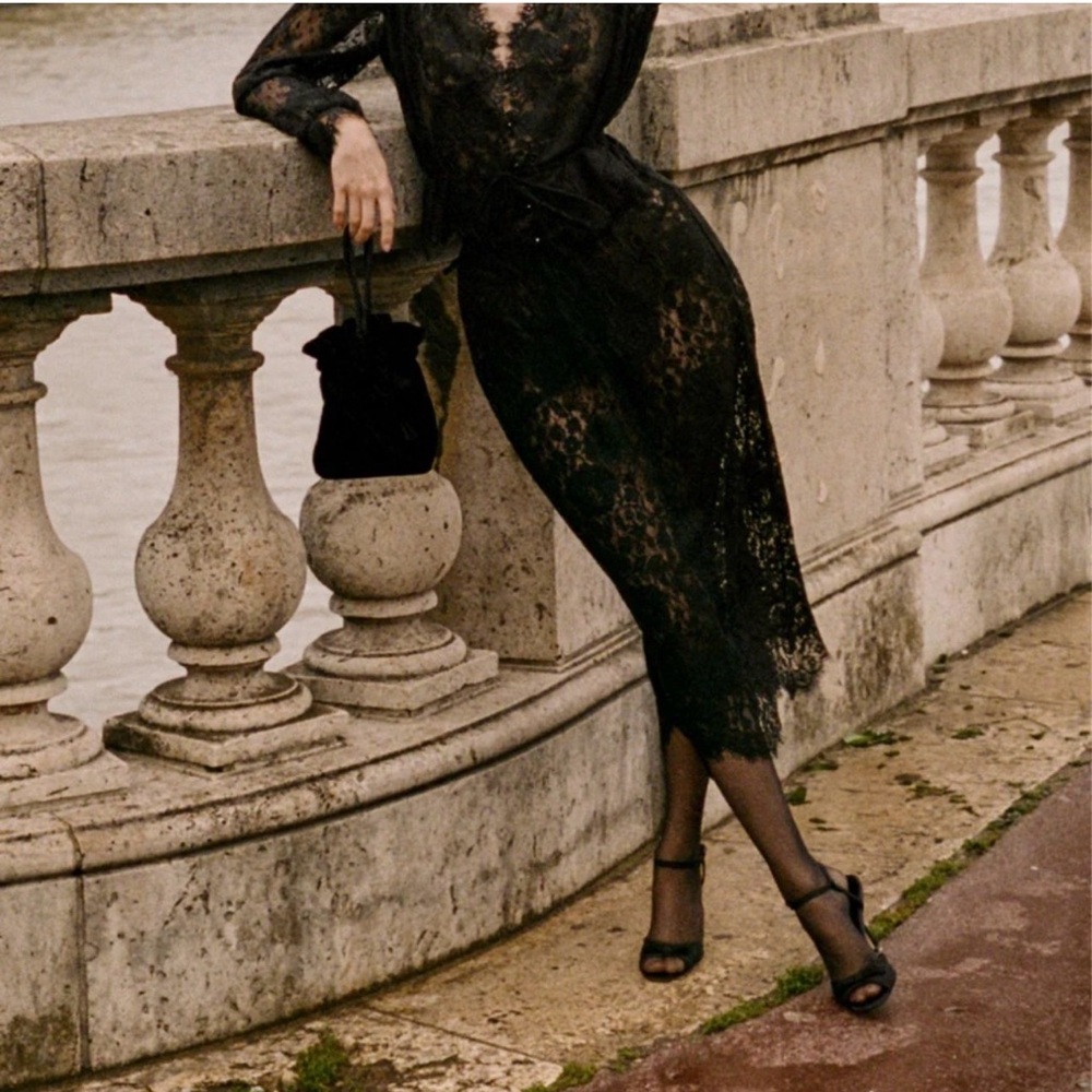 Doen Black Nandi Floral Lace Skirt